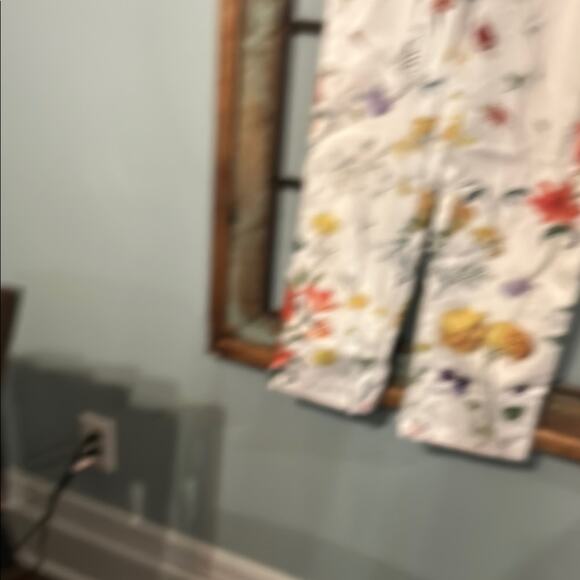 White Pull-On Floral Pants – Elastic Waist with Drawstring, Size Medium - Picture 5 of 5